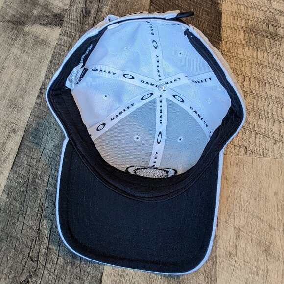Oakley Hydrolix Hat White Baseball Cap Polyester Strapback Big Logo - Picture 6 of 7